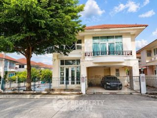 For sale 3 bedrooms townhouse in Don Mueang, Bangkok