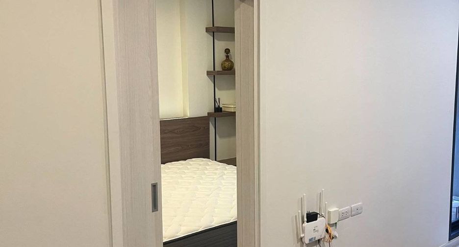 For rent and for sale 1 bed condo in Watthana, Bangkok
