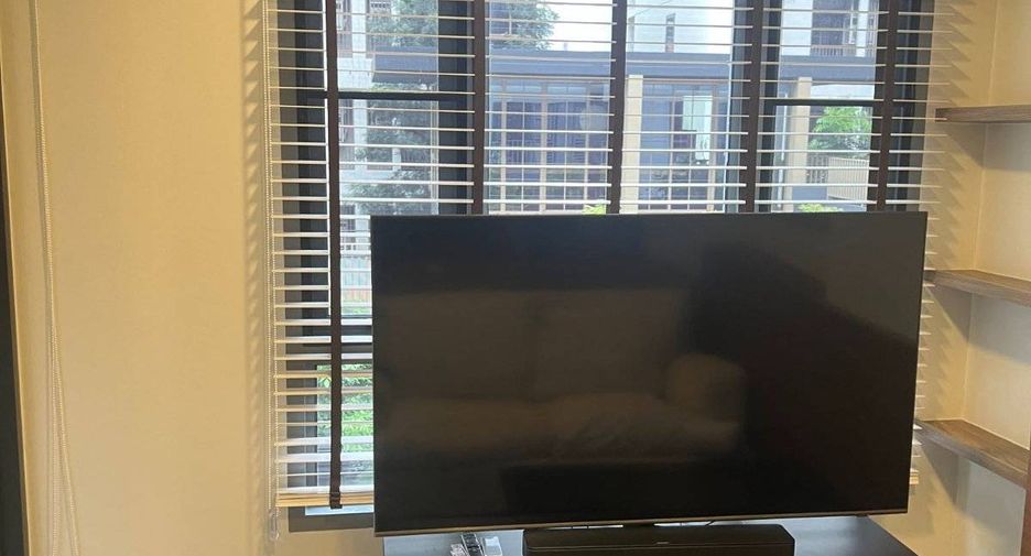 For rent and for sale 1 bed condo in Watthana, Bangkok
