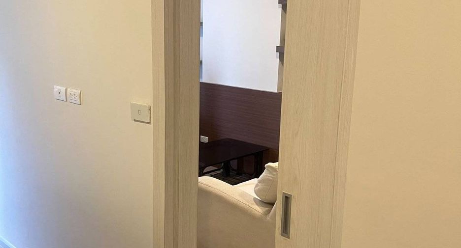 For rent and for sale 1 bed condo in Watthana, Bangkok