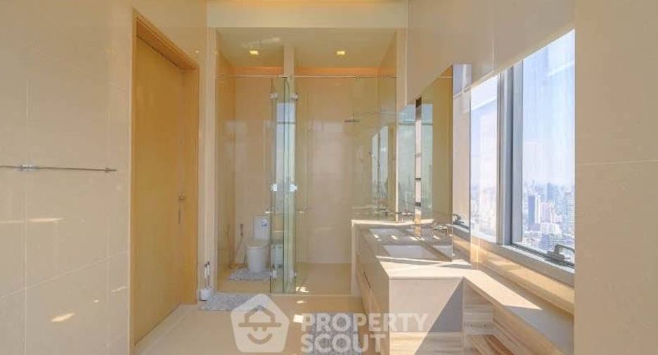 For sale 2 bedrooms condo in Watthana, Bangkok
