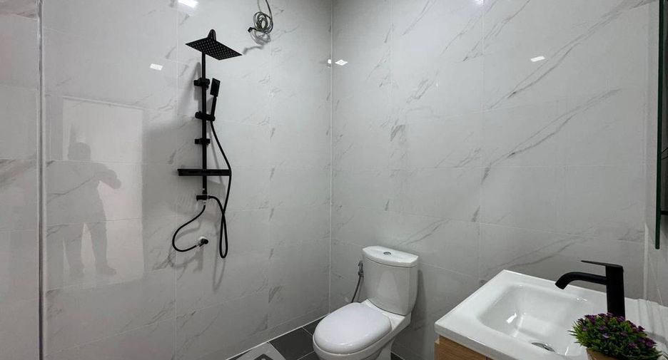 For sale 3 bedrooms townhouse in East Pattaya, Pattaya