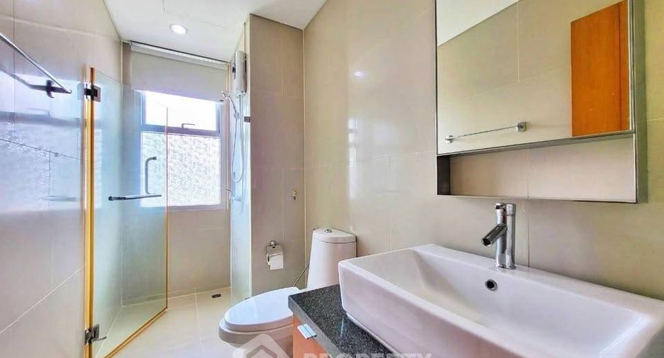 For sale 1 bed condo in Khlong San, Bangkok
