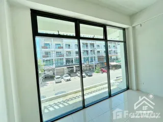 Gewerbefläche zur Miete mit 4 Zimmer in Si Racha, Chonburi