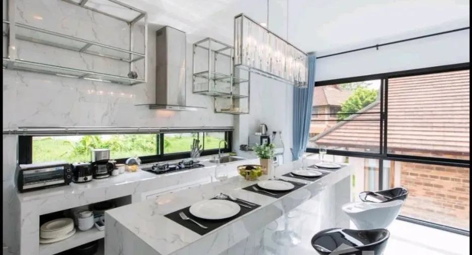 For rent 4 bedrooms villa in Mueang Chiang Mai, Chiang Mai