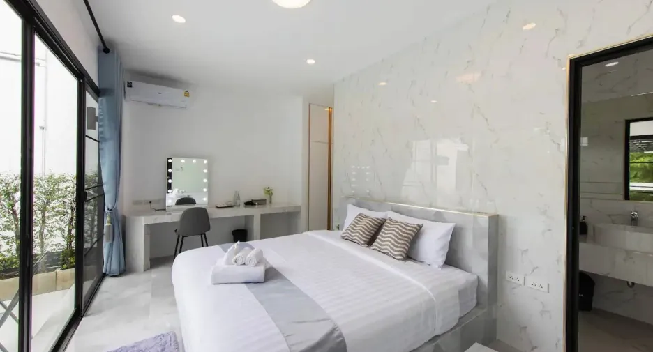 For rent 4 bedrooms villa in Mueang Chiang Mai, Chiang Mai