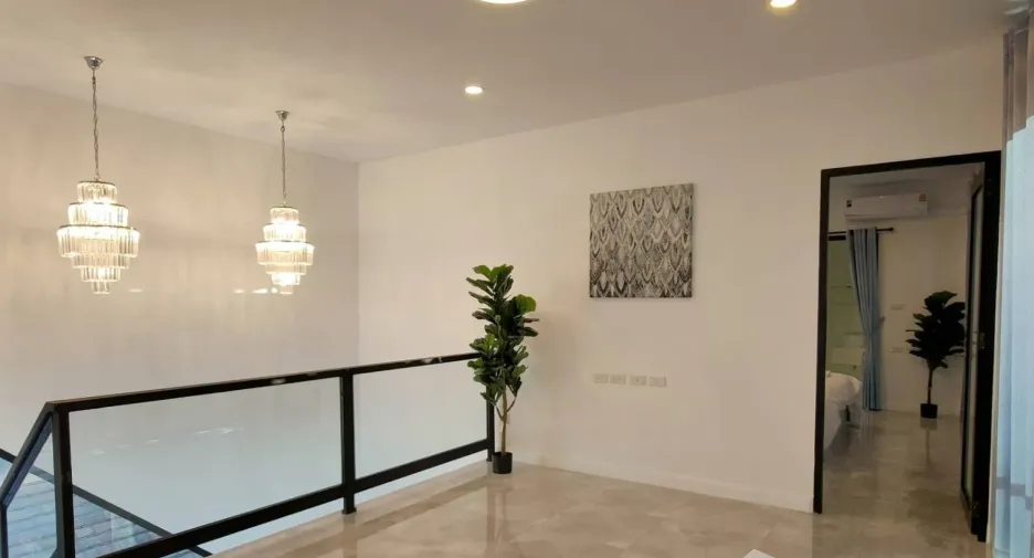 For rent 4 bedrooms villa in Mueang Chiang Mai, Chiang Mai