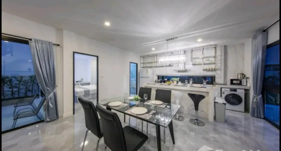 For rent 4 bedrooms villa in Mueang Chiang Mai, Chiang Mai