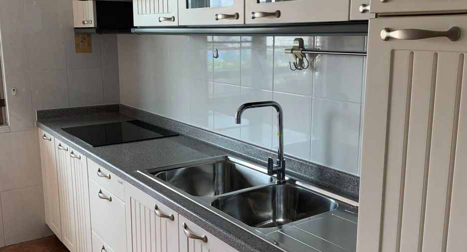 For rent 3 bedrooms condo in Watthana, Bangkok