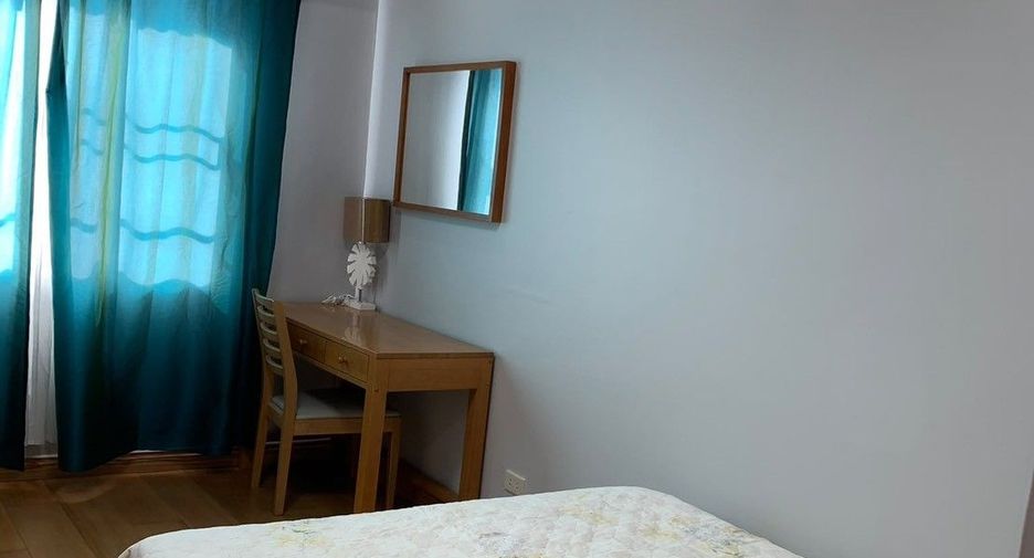 For rent 3 bedrooms condo in Watthana, Bangkok