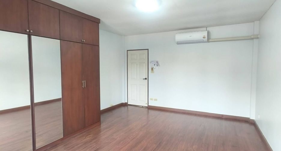 For rent 4 bedrooms house in Min Buri, Bangkok