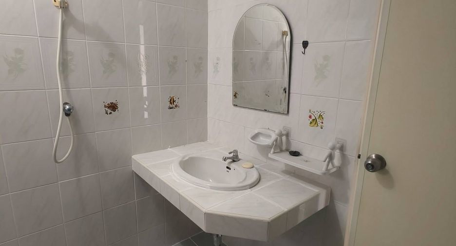For rent 4 bedrooms house in Min Buri, Bangkok