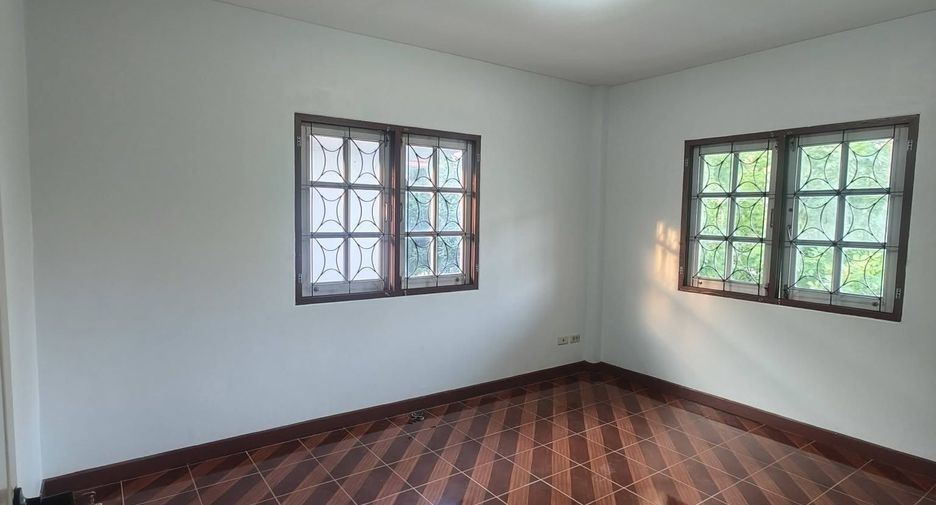 For rent 4 bedrooms house in Min Buri, Bangkok