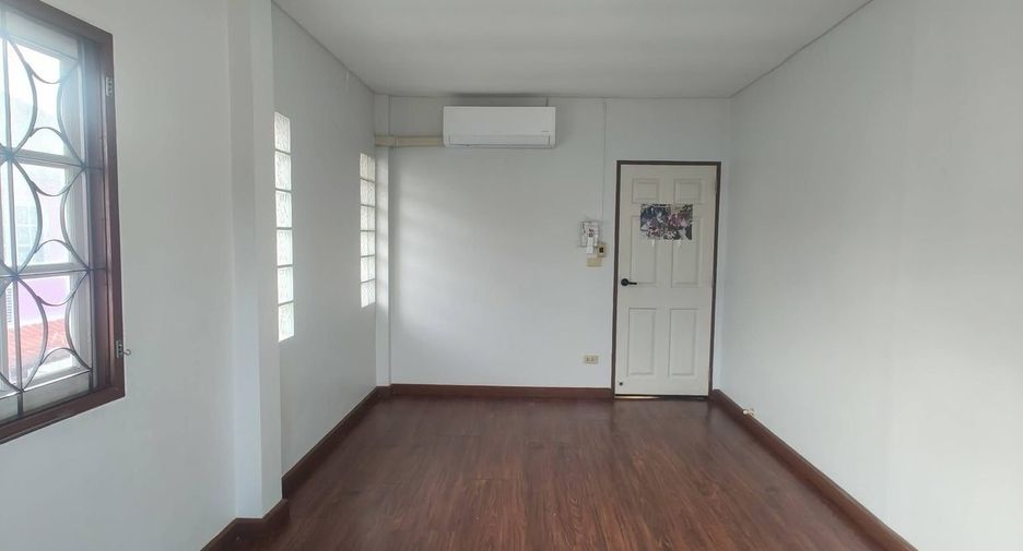 For rent 4 bedrooms house in Min Buri, Bangkok