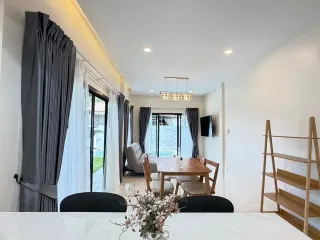 À louer 3 chambres villa à Mueang Phuket, Phuket