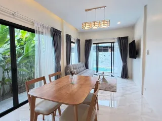 À louer 3 chambres villa à Mueang Phuket, Phuket