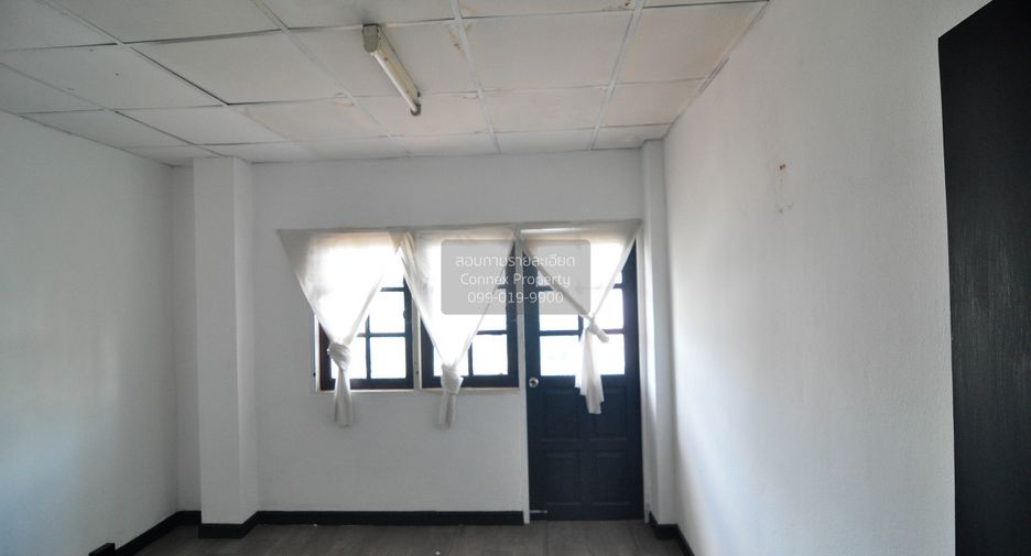 Casa adosada en venta de 4 habitaciones en Bang Kapi, Bangkok