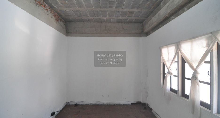 Casa adosada en venta de 4 habitaciones en Bang Kapi, Bangkok