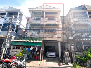 Casa adosada en venta de 4 habitaciones en Bang Kapi, Bangkok