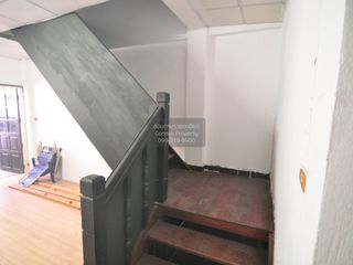 Casa adosada en venta de 4 habitaciones en Bang Kapi, Bangkok