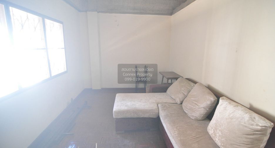 Casa adosada en venta de 4 habitaciones en Bang Kapi, Bangkok