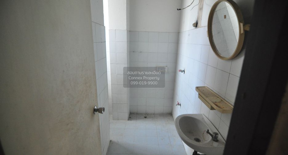 Casa adosada en venta de 4 habitaciones en Bang Kapi, Bangkok
