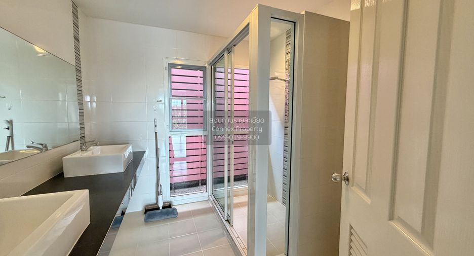 For sale 3 bedrooms townhouse in Thung Khru, Bangkok