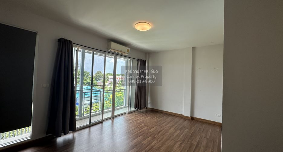 For sale 3 bedrooms townhouse in Thung Khru, Bangkok