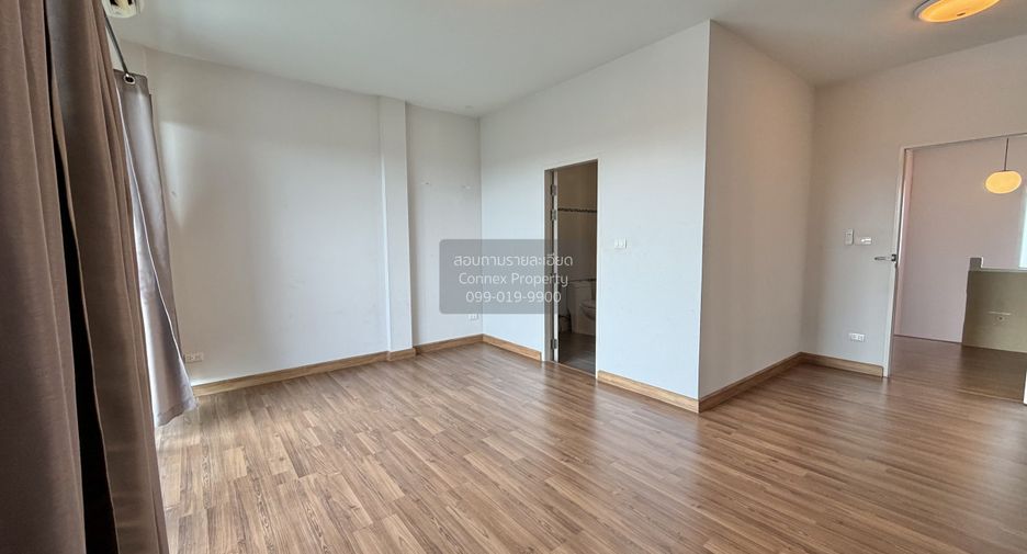 For sale 3 bedrooms townhouse in Thung Khru, Bangkok