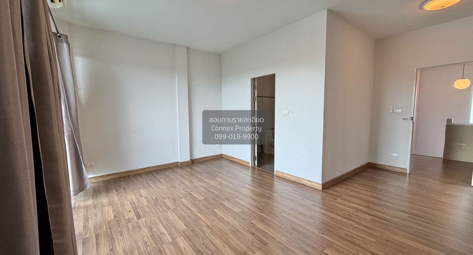 For sale 3 bedrooms townhouse in Thung Khru, Bangkok