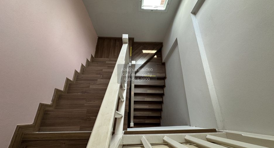 For sale 3 bedrooms townhouse in Thung Khru, Bangkok