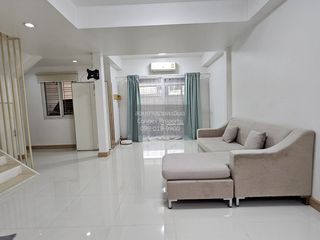 For sale 3 bedrooms townhouse in Mueang Nonthaburi, Nonthaburi