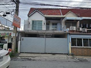 For sale 3 bedrooms townhouse in Mueang Nonthaburi, Nonthaburi