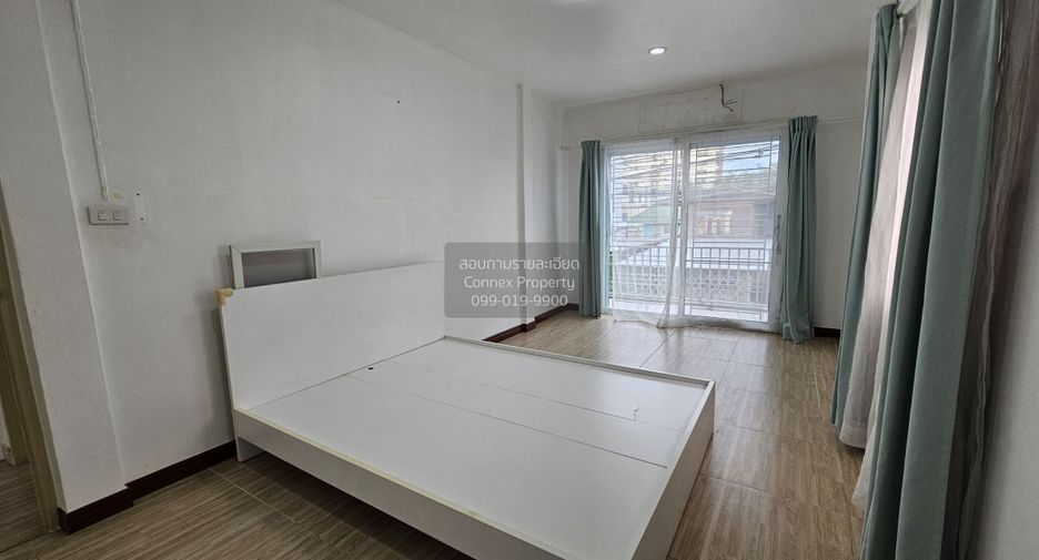 For sale 3 bedrooms townhouse in Mueang Nonthaburi, Nonthaburi