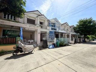Casa adosada en venta de 4 habitaciones en Bang Bua Thong, Nonthaburi