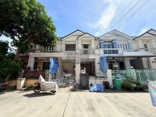 Casa adosada en venta de 4 habitaciones en Bang Bua Thong, Nonthaburi