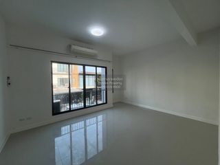 For sale 3 bedrooms townhouse in Thung Khru, Bangkok