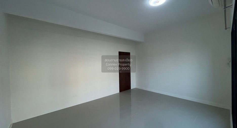 For sale 3 bedrooms townhouse in Thung Khru, Bangkok