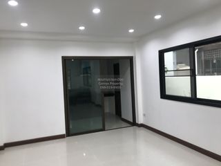 Casa en venta de 3 habitaciones en Bang Khen, Bangkok