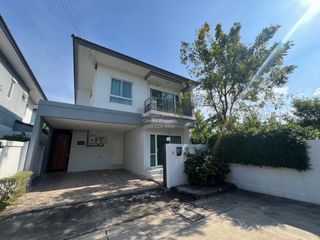 For sale 3 bedrooms house in Khan Na Yao, Bangkok