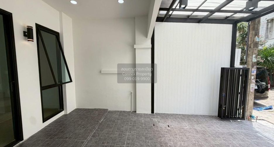 Casa adosada en venta de 4 habitaciones en Bang Kapi, Bangkok