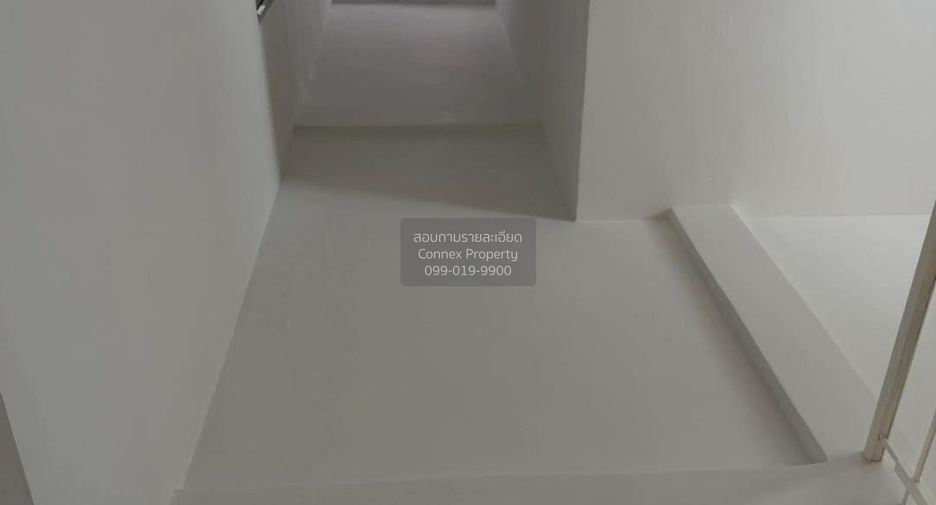 Casa adosada en venta de 4 habitaciones en Bang Kapi, Bangkok