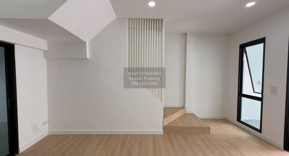 Casa adosada en venta de 4 habitaciones en Bang Kapi, Bangkok