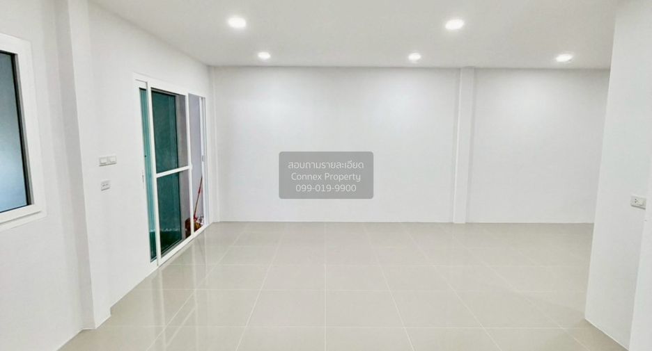 Casa adosada en venta de 3 habitaciones en Wang Thonglang, Bangkok