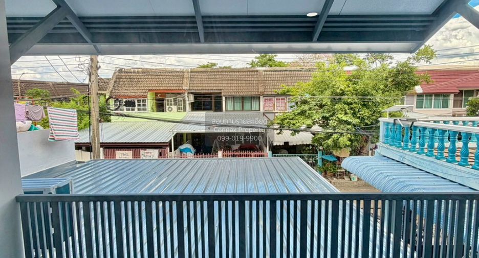 Casa adosada en venta de 3 habitaciones en Wang Thonglang, Bangkok