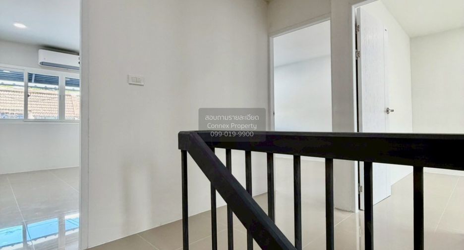 Casa adosada en venta de 3 habitaciones en Wang Thonglang, Bangkok