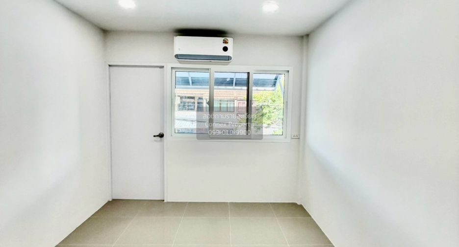 Casa adosada en venta de 3 habitaciones en Wang Thonglang, Bangkok
