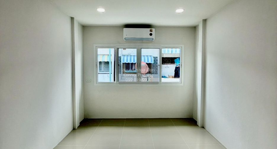 Casa adosada en venta de 3 habitaciones en Wang Thonglang, Bangkok