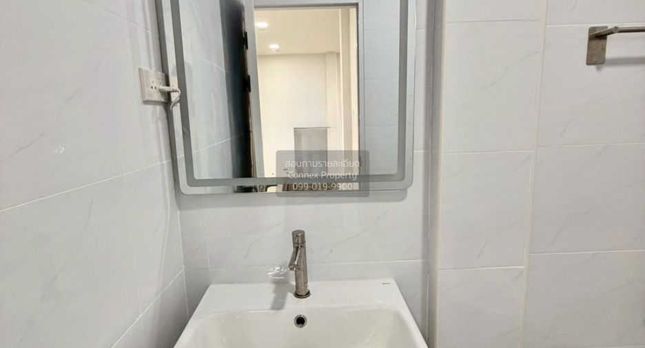 Casa adosada en venta de 3 habitaciones en Wang Thonglang, Bangkok