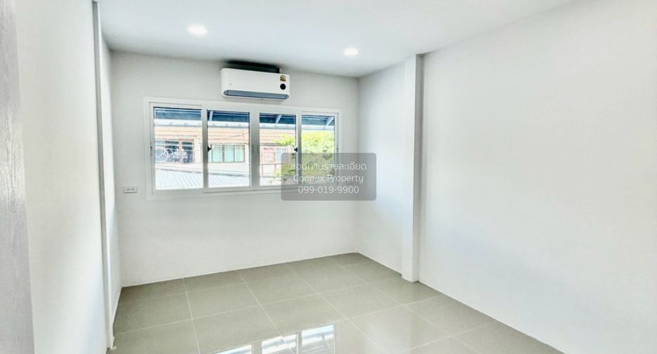Casa adosada en venta de 3 habitaciones en Wang Thonglang, Bangkok